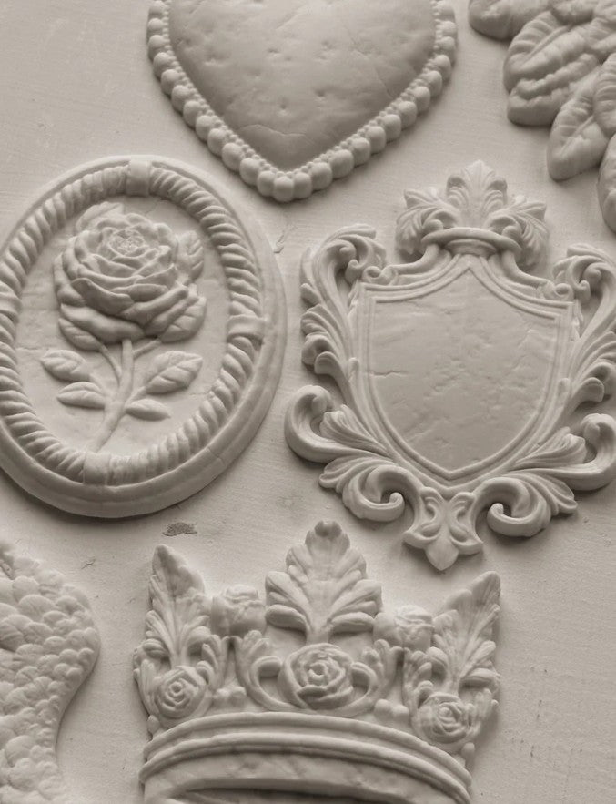 Heraldry IOD mould 6x10